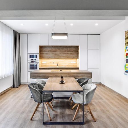 Chalupku - Luxurious Apartment 70M2 In Direct Centrum With Parking Included, Air-Conditioned, Balcony, Quiet Sleep, Best In Town Banská Bystrica Exteriér fotografie