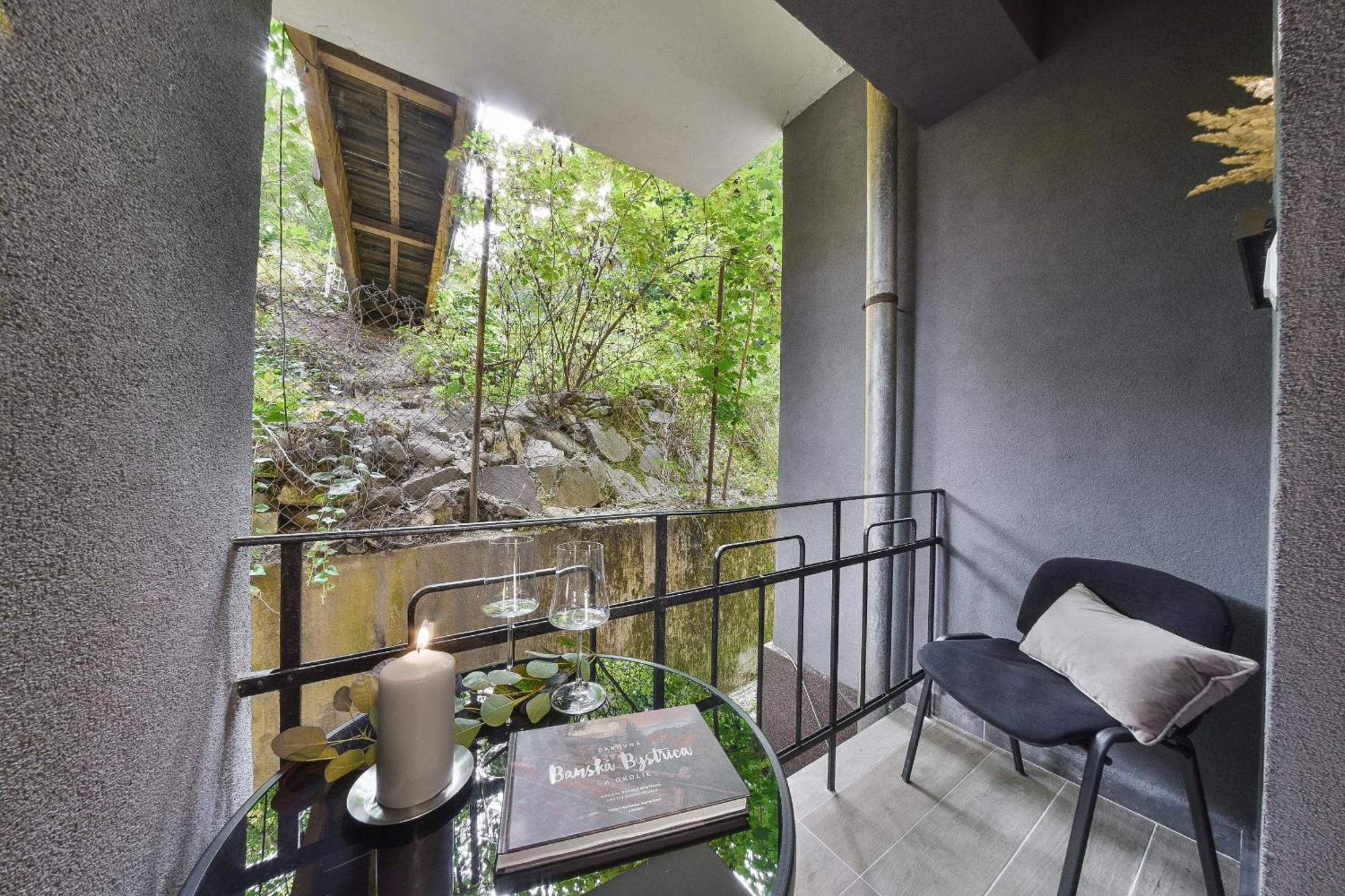 Chalupku - Luxurious Apartment 70M2 In Direct Centrum With Parking Included, Air-Conditioned, Balcony, Quiet Sleep, Best In Town Banská Bystrica Exteriér fotografie