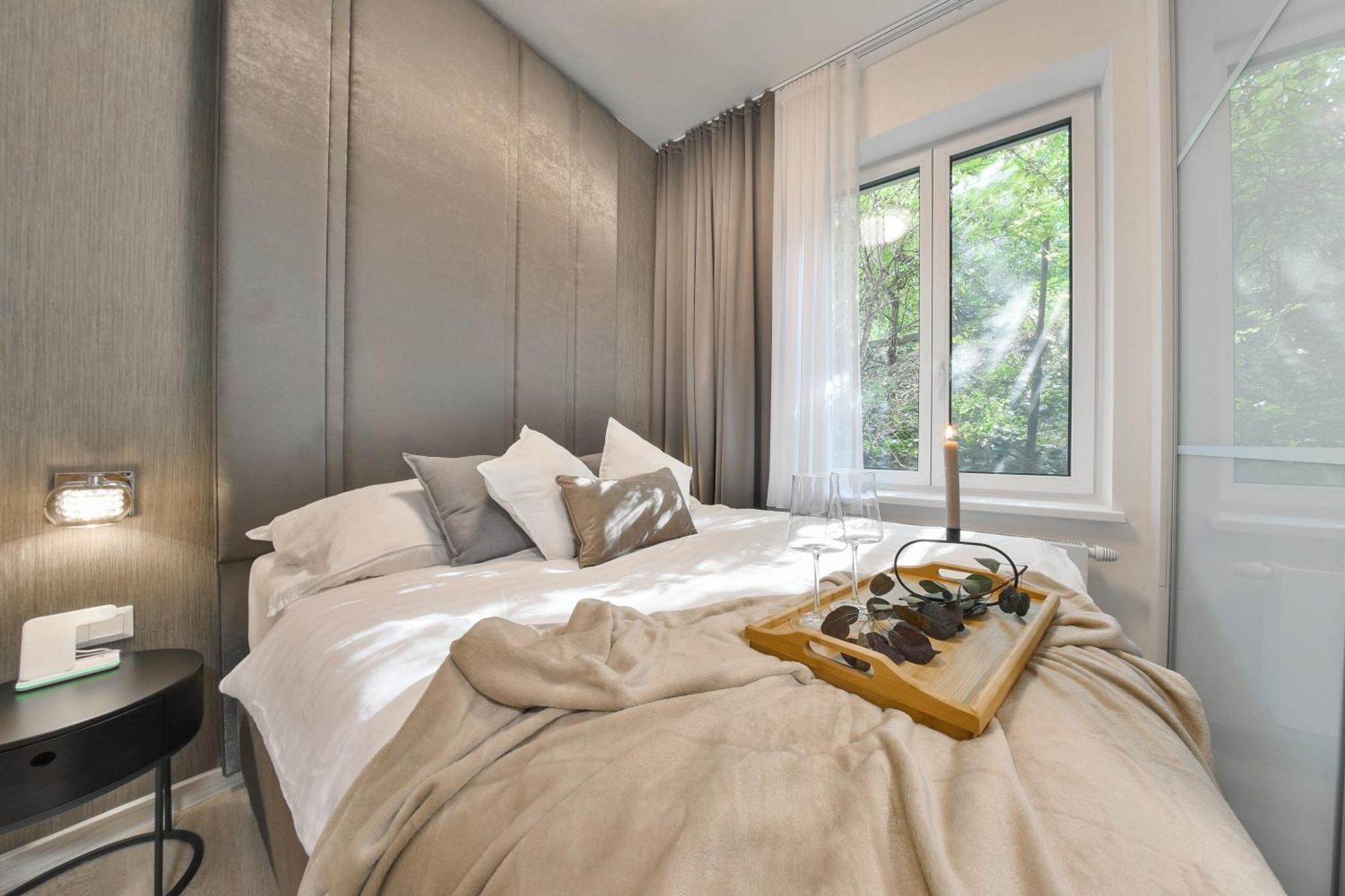 Chalupku - Luxurious Apartment 70M2 In Direct Centrum With Parking Included, Air-Conditioned, Balcony, Quiet Sleep, Best In Town Banská Bystrica Exteriér fotografie