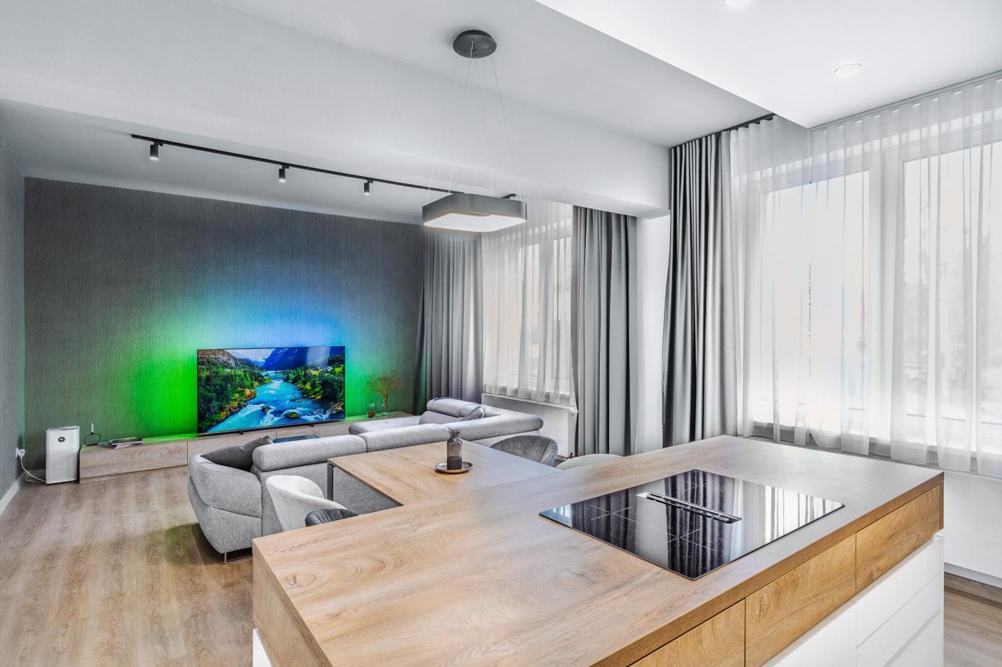 Chalupku - Luxurious Apartment 70M2 In Direct Centrum With Parking Included, Air-Conditioned, Balcony, Quiet Sleep, Best In Town Banská Bystrica Exteriér fotografie